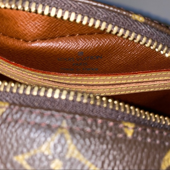 Louis Vuitton Monogram Blois Bag - Picture 8 of 10